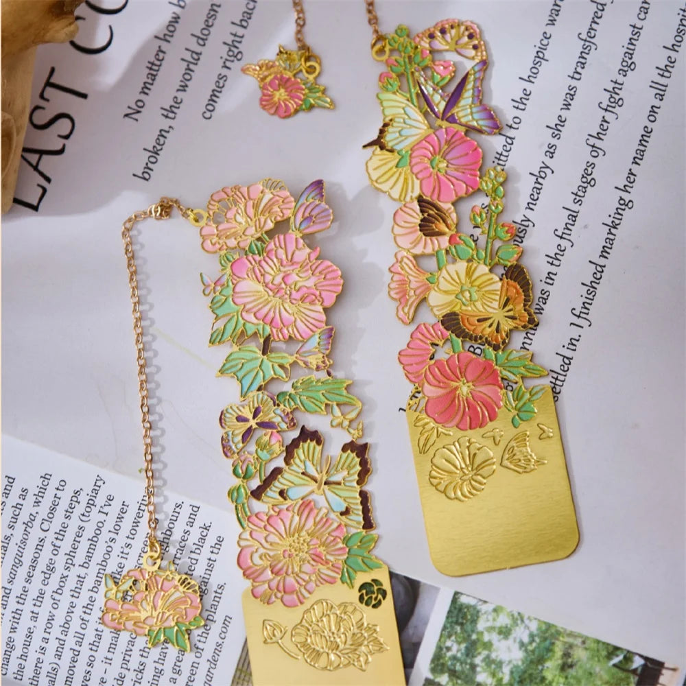 Retro Chinese Metal Hollow Bookmark – Elegant Book Clip for Readers
