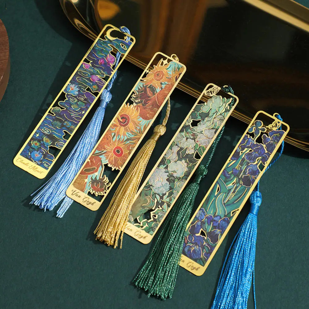 Retro Chinese Metal Hollow Bookmark – Elegant Book Clip for Readers
