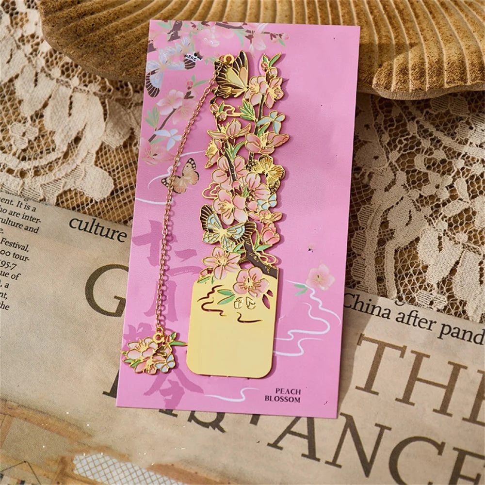 Retro Chinese Metal Hollow Bookmark – Elegant Book Clip for Readers