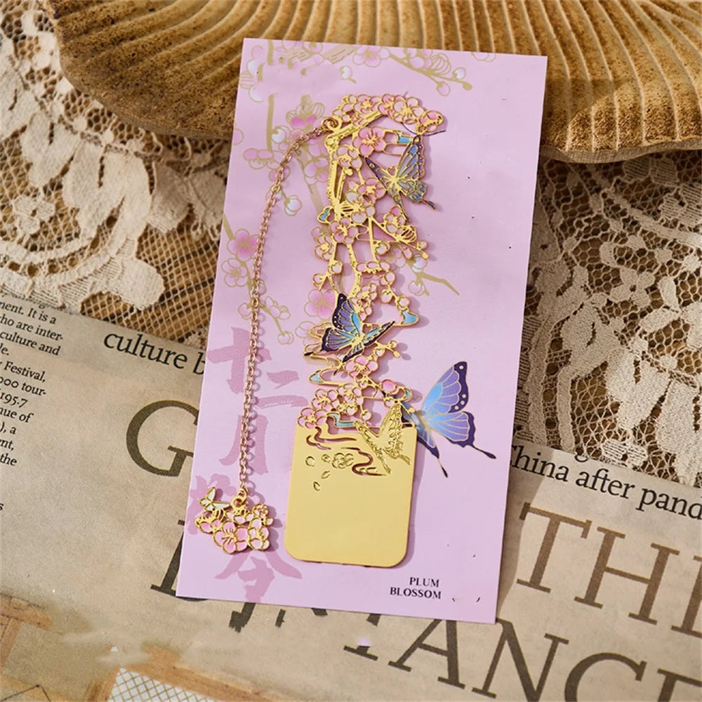 Retro Chinese Metal Hollow Bookmark – Elegant Book Clip for Readers