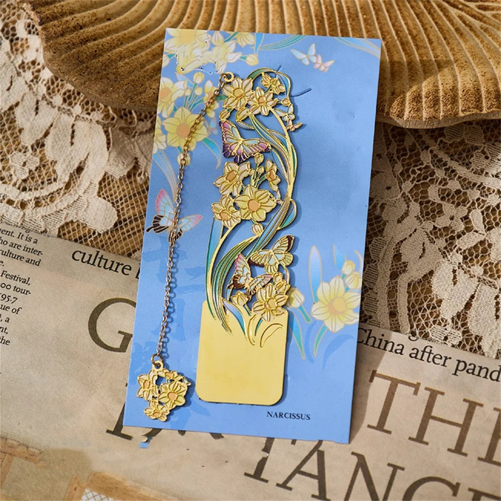 Retro Chinese Metal Hollow Bookmark – Elegant Book Clip for Readers