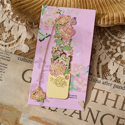 Retro Chinese Metal Hollow Bookmark – Elegant Book Clip for Readers